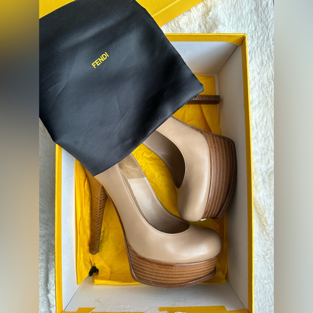 FENDI Nude, Brown, Gold FF Pump Size 37.5